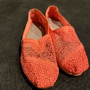 Classic crochet Toms
